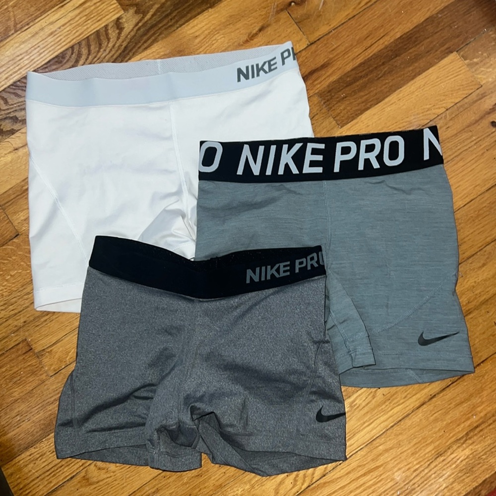 NIKE PRO pack of 3!